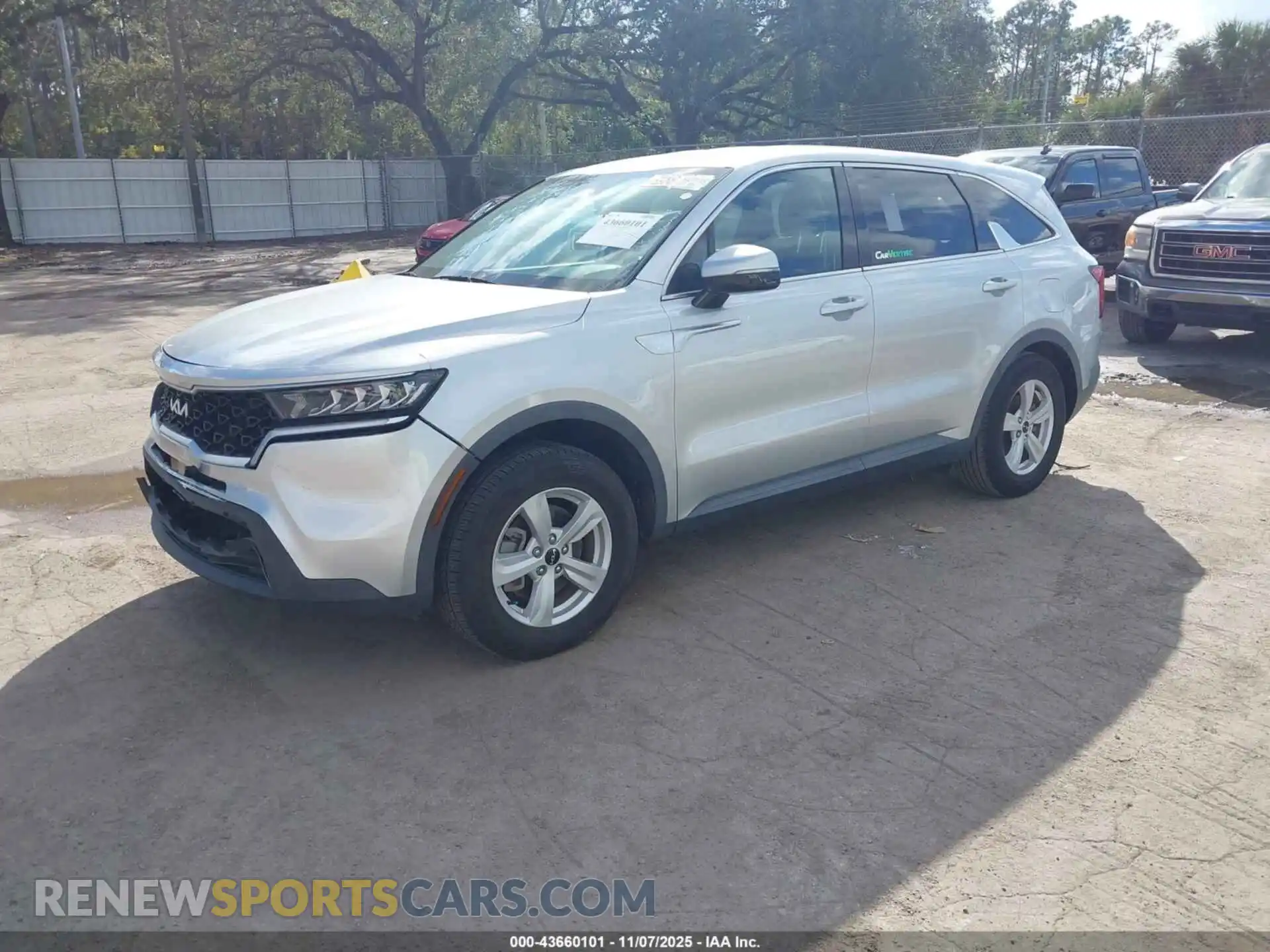 2 Photograph of a damaged car 5XYRG4LC1NG113683 KIA SORENTO 2022