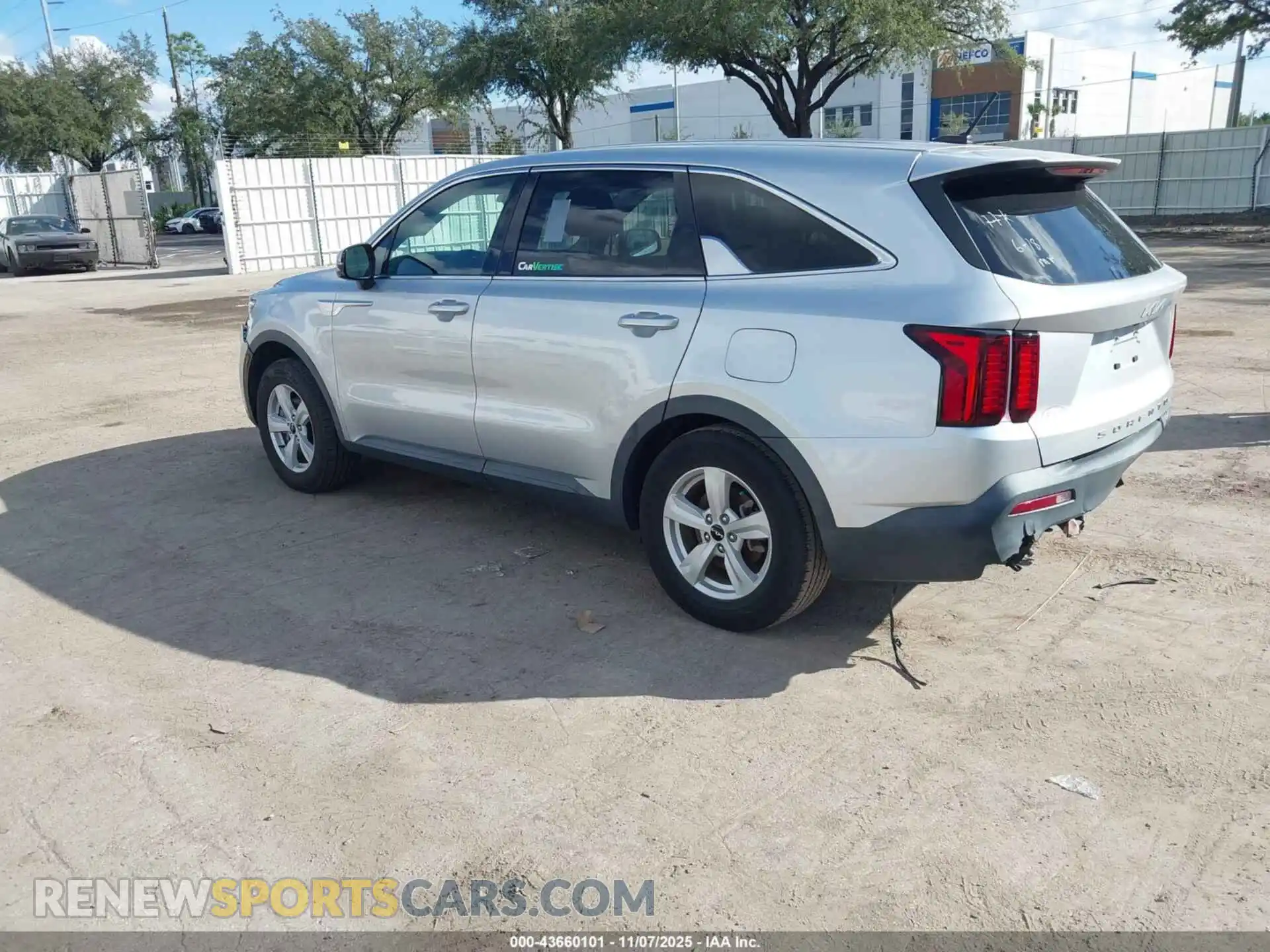 3 Photograph of a damaged car 5XYRG4LC1NG113683 KIA SORENTO 2022