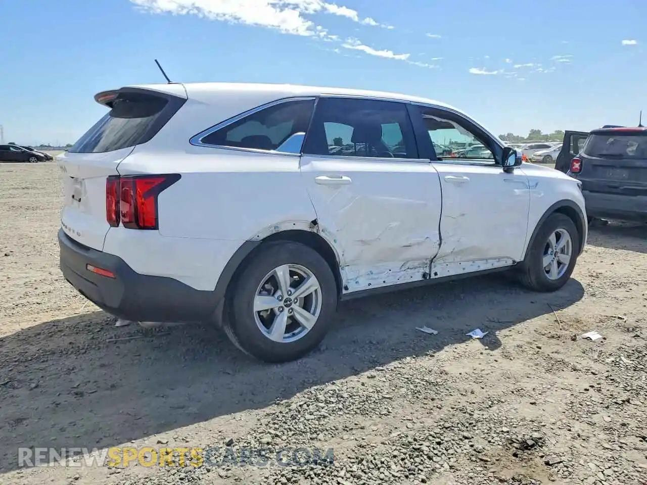 3 Photograph of a damaged car 5XYRG4LC1NG141709 KIA SORENTO 2022