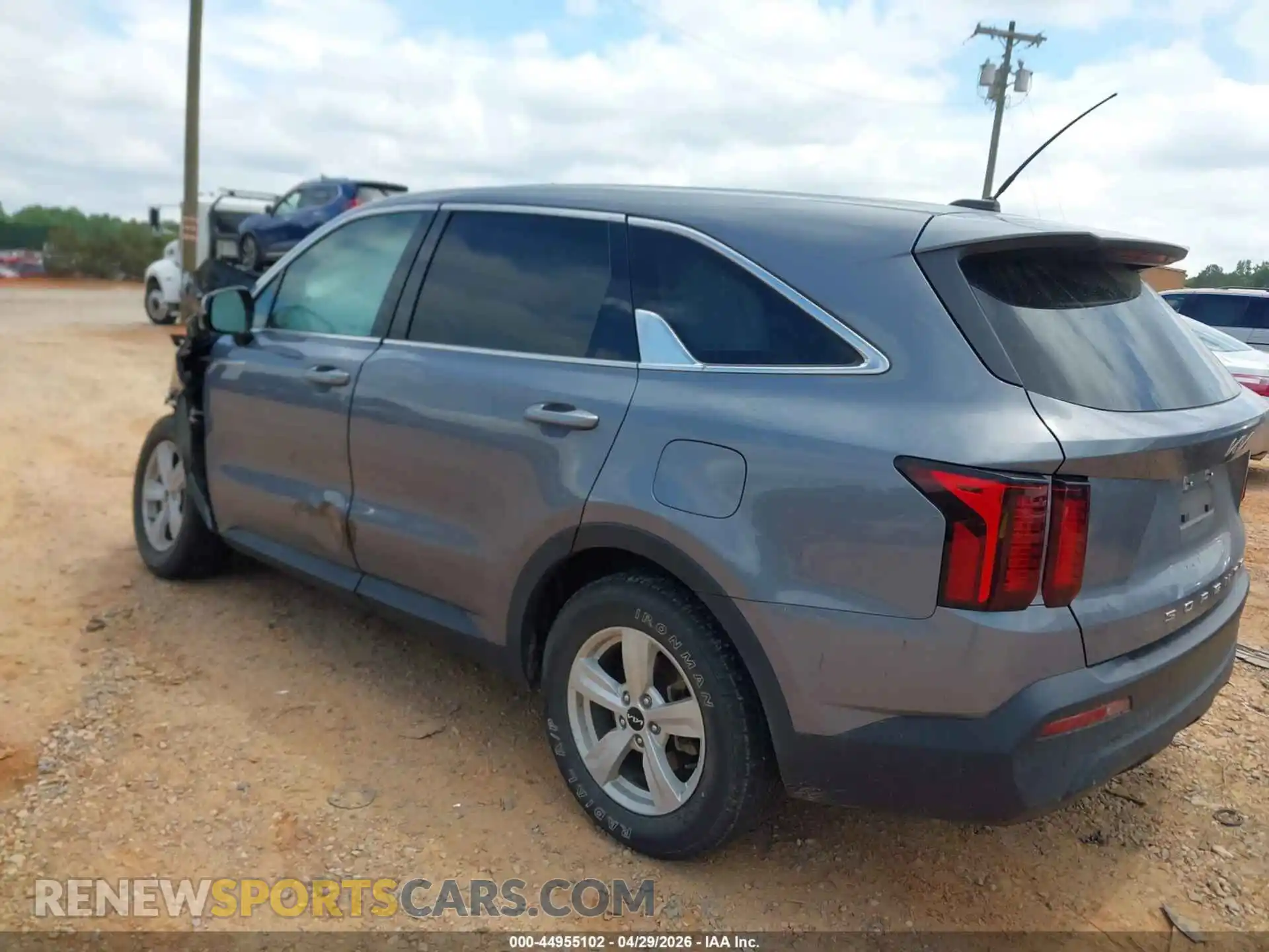 3 Photograph of a damaged car 5XYRG4LC2NG078412 KIA SORENTO 2022