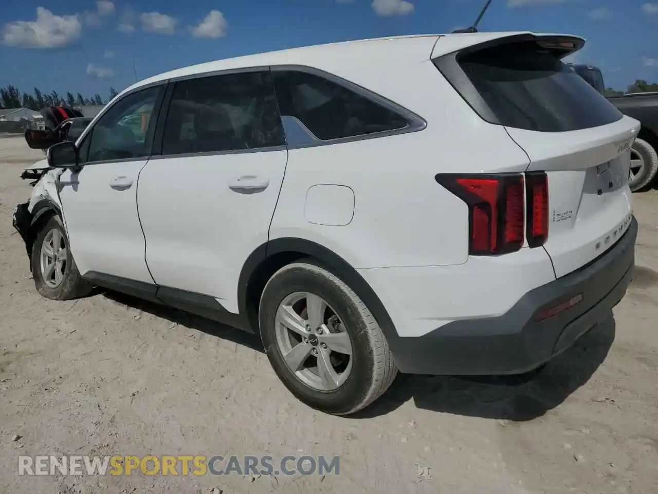 2 Photograph of a damaged car 5XYRG4LC2NG085408 KIA SORENTO 2022