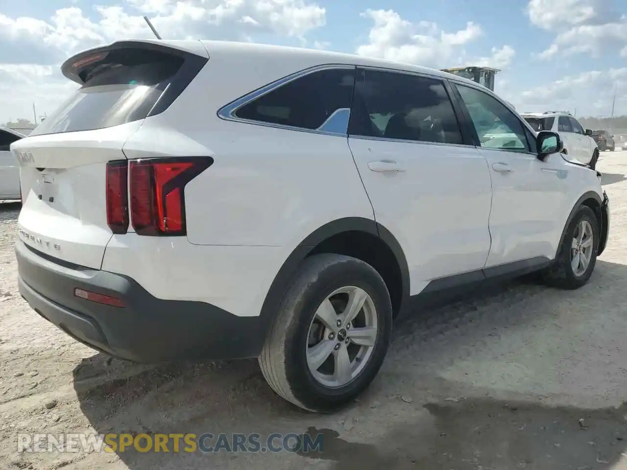 3 Photograph of a damaged car 5XYRG4LC2NG085408 KIA SORENTO 2022