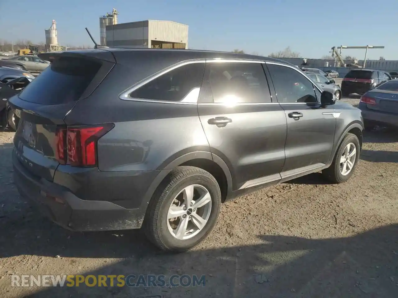 3 Photograph of a damaged car 5XYRG4LC2NG110498 KIA SORENTO 2022