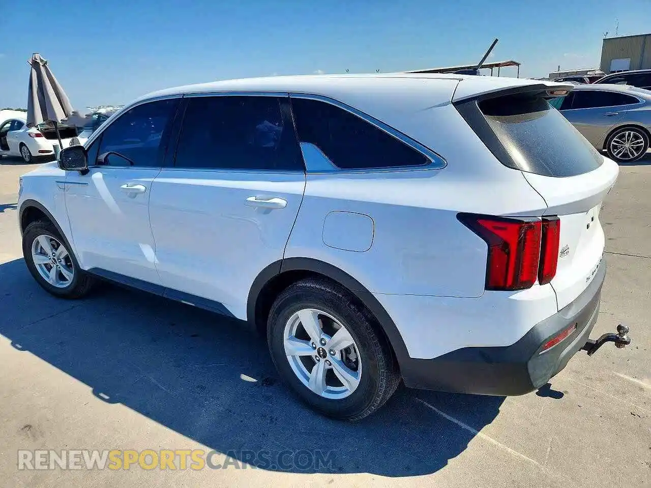 2 Photograph of a damaged car 5XYRG4LC2NG128404 KIA SORENTO 2022