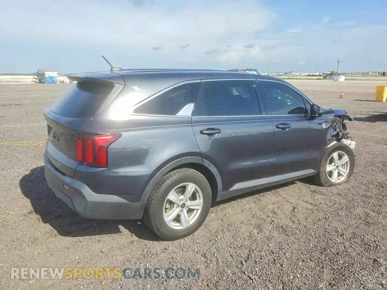 3 Photograph of a damaged car 5XYRG4LC3NG102197 KIA SORENTO 2022