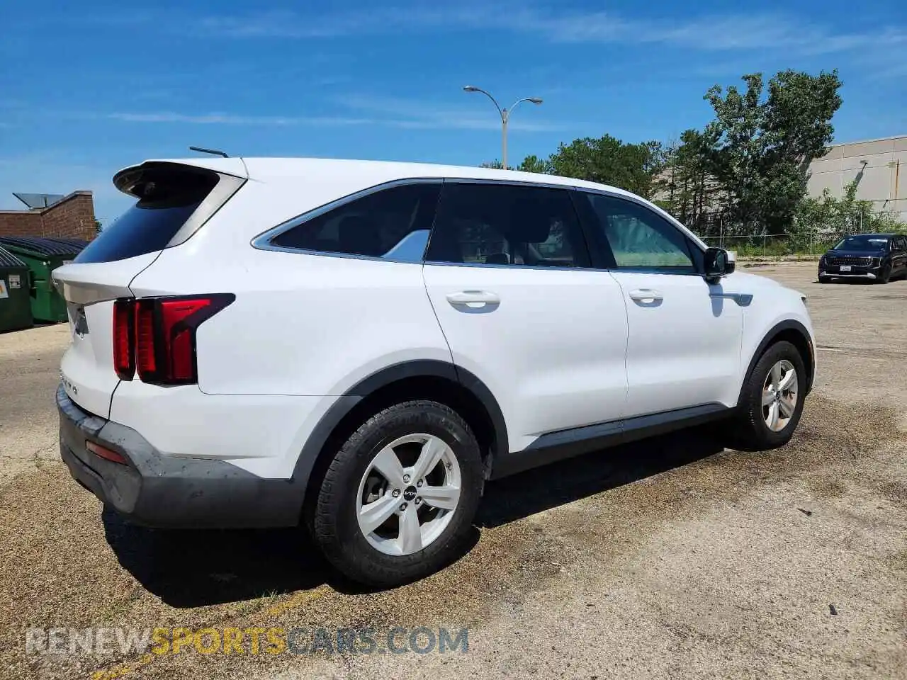 3 Photograph of a damaged car 5XYRG4LC3NG110526 KIA SORENTO 2022