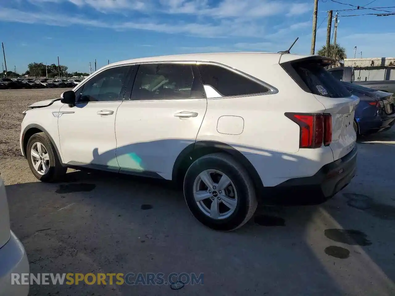 2 Photograph of a damaged car 5XYRG4LC3NG113331 KIA SORENTO 2022