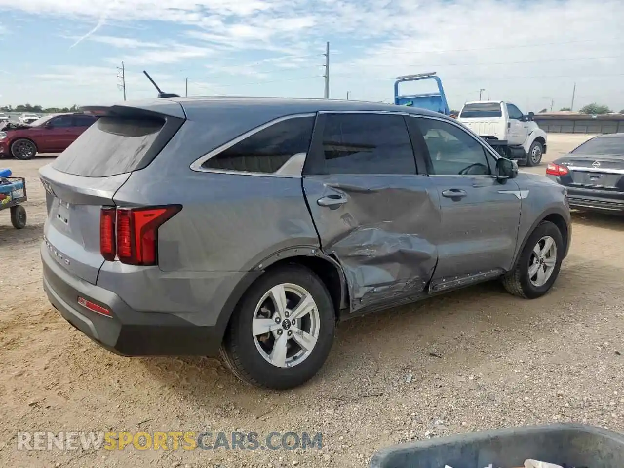 3 Photograph of a damaged car 5XYRG4LC4NG074748 KIA SORENTO 2022