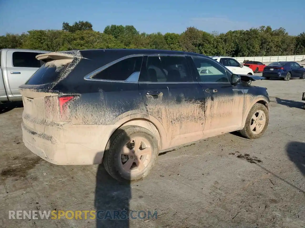 3 Photograph of a damaged car 5XYRG4LC4NG086706 KIA SORENTO 2022