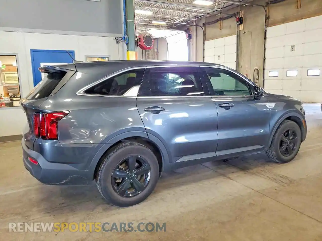 3 Photograph of a damaged car 5XYRG4LC4NG100961 KIA SORENTO 2022