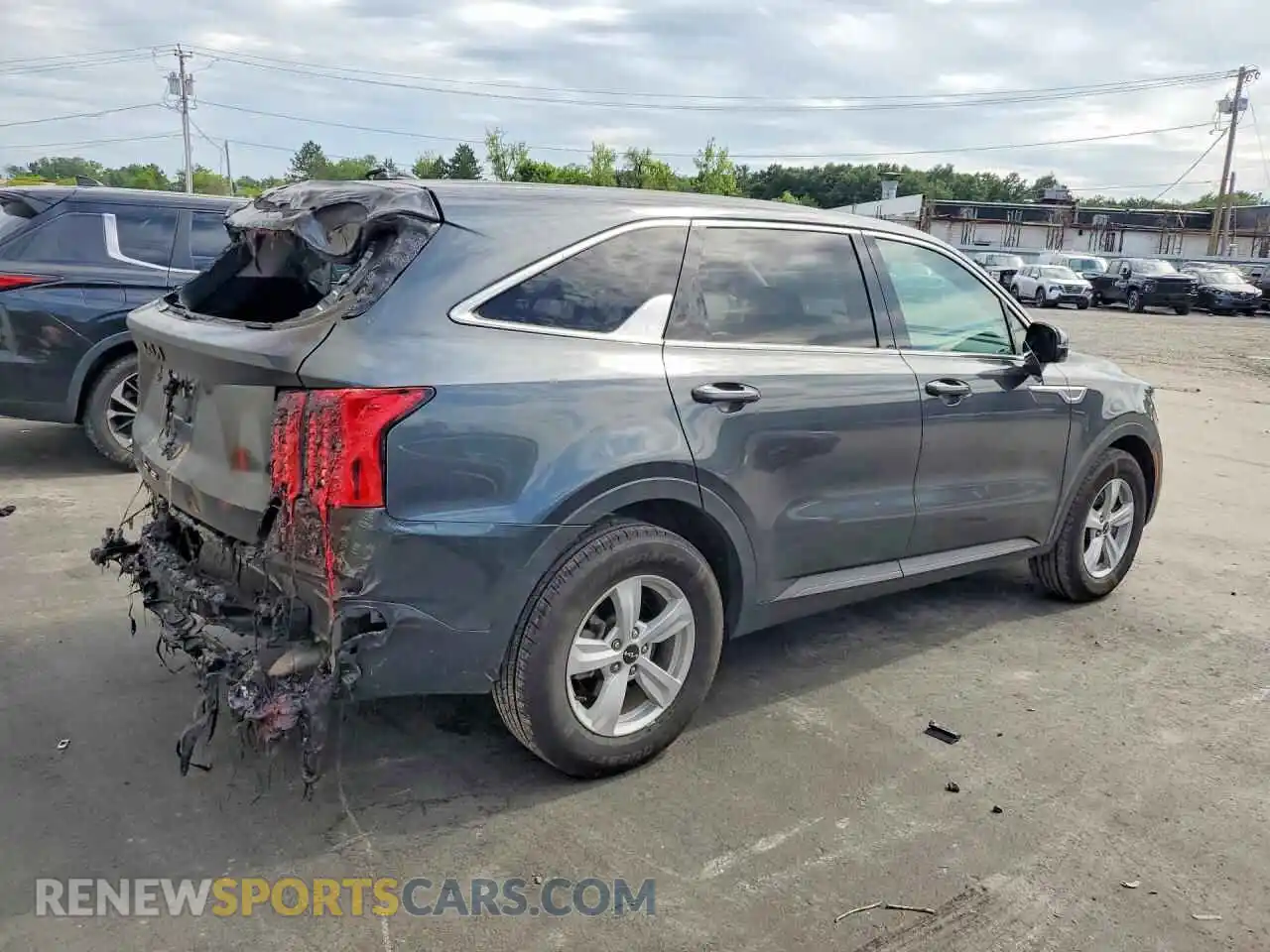 3 Photograph of a damaged car 5XYRG4LC5NG134746 KIA SORENTO 2022