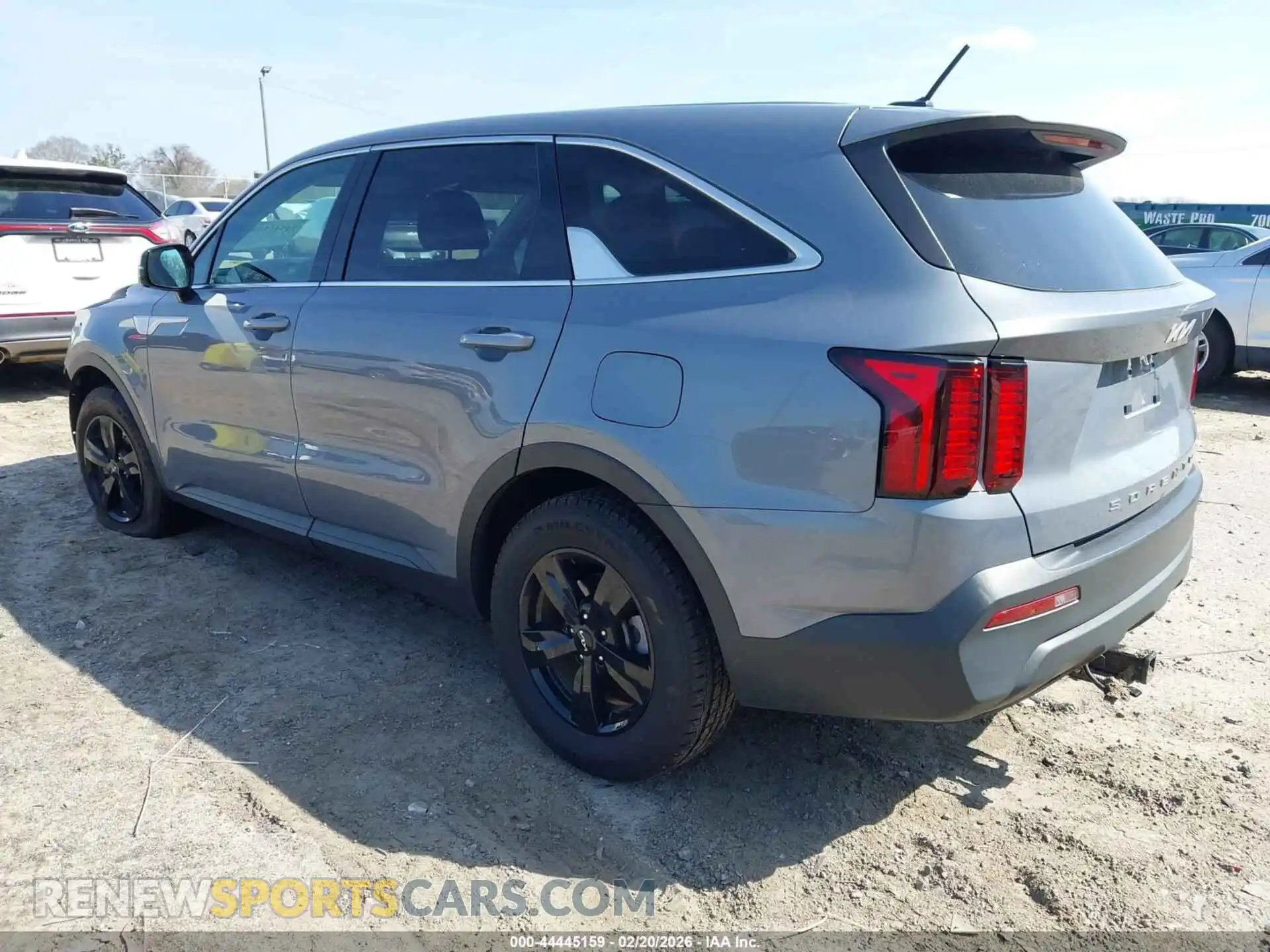 3 Photograph of a damaged car 5XYRG4LC6NG116398 KIA SORENTO 2022