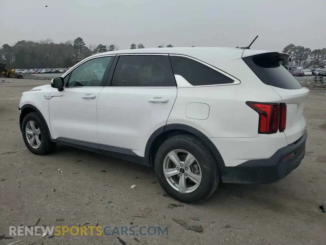 2 Photograph of a damaged car 5XYRG4LC6NG121911 KIA SORENTO 2022