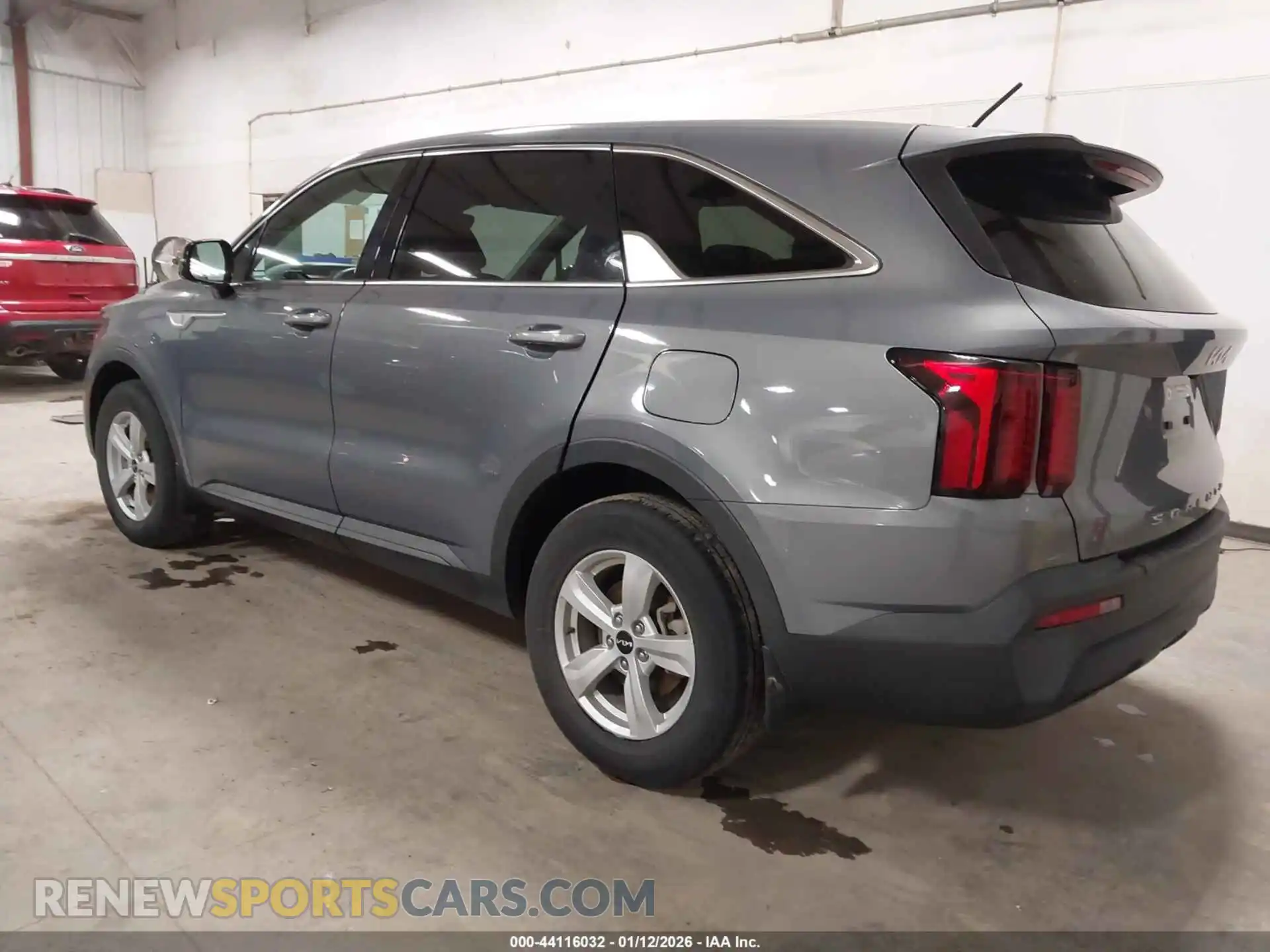 3 Photograph of a damaged car 5XYRG4LC6NG131502 KIA SORENTO 2022