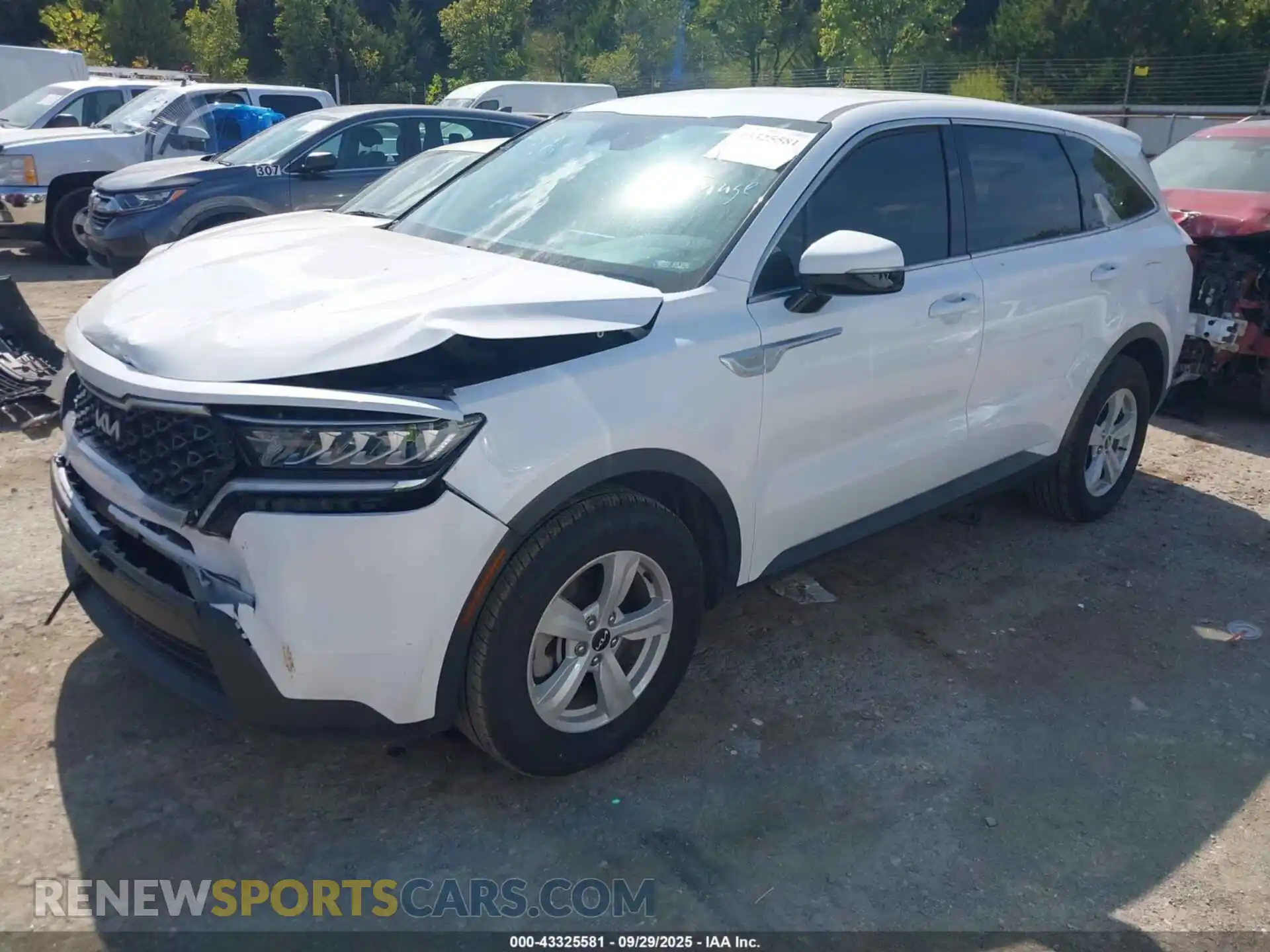 2 Photograph of a damaged car 5XYRG4LC8NG076731 KIA SORENTO 2022