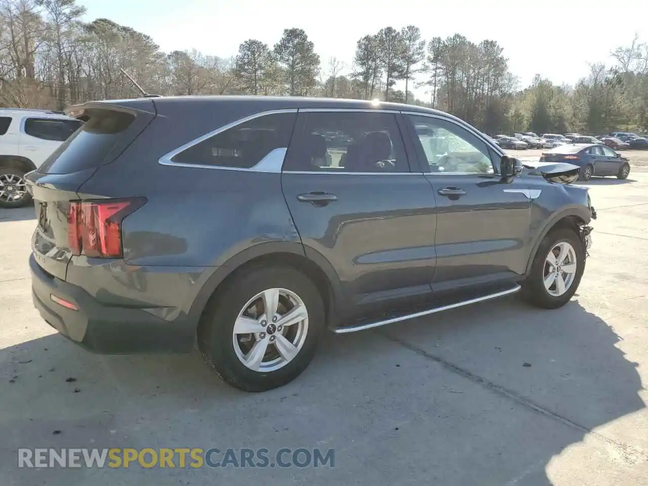 3 Photograph of a damaged car 5XYRG4LC8NG146129 KIA SORENTO 2022