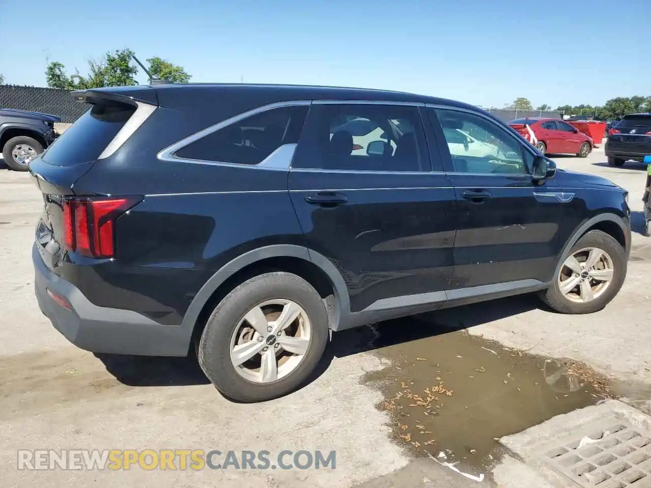 3 Photograph of a damaged car 5XYRG4LC9NG095174 KIA SORENTO 2022