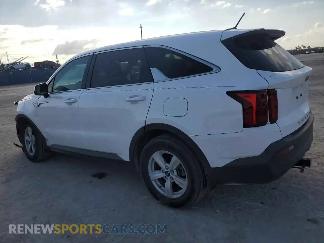 2 Photograph of a damaged car 5XYRG4LC9NG133955 KIA SORENTO 2022