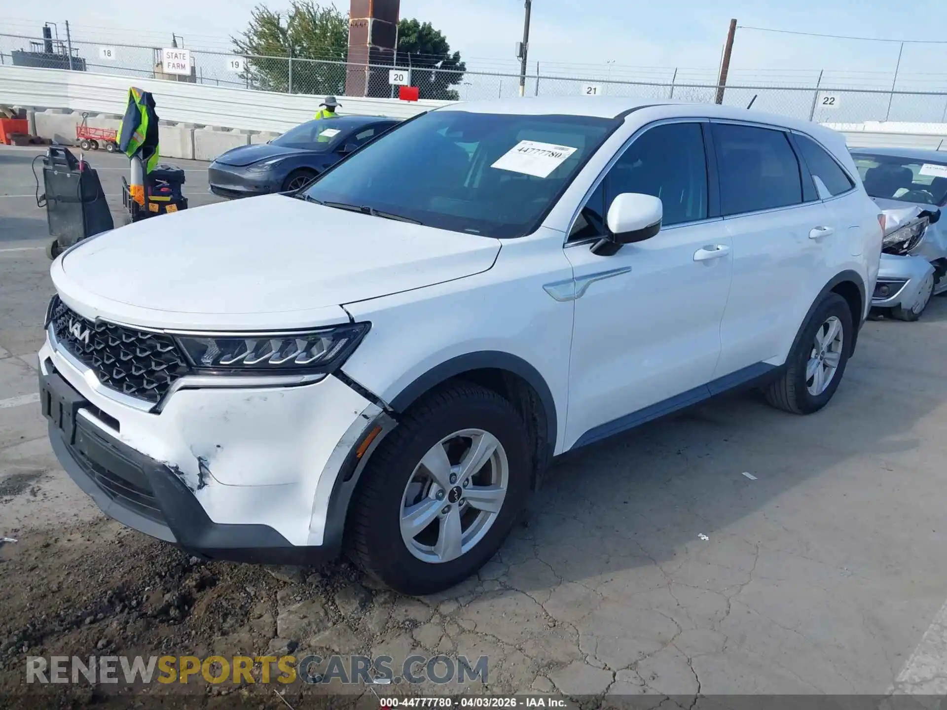 2 Photograph of a damaged car 5XYRG4LCXNG085477 KIA SORENTO 2022