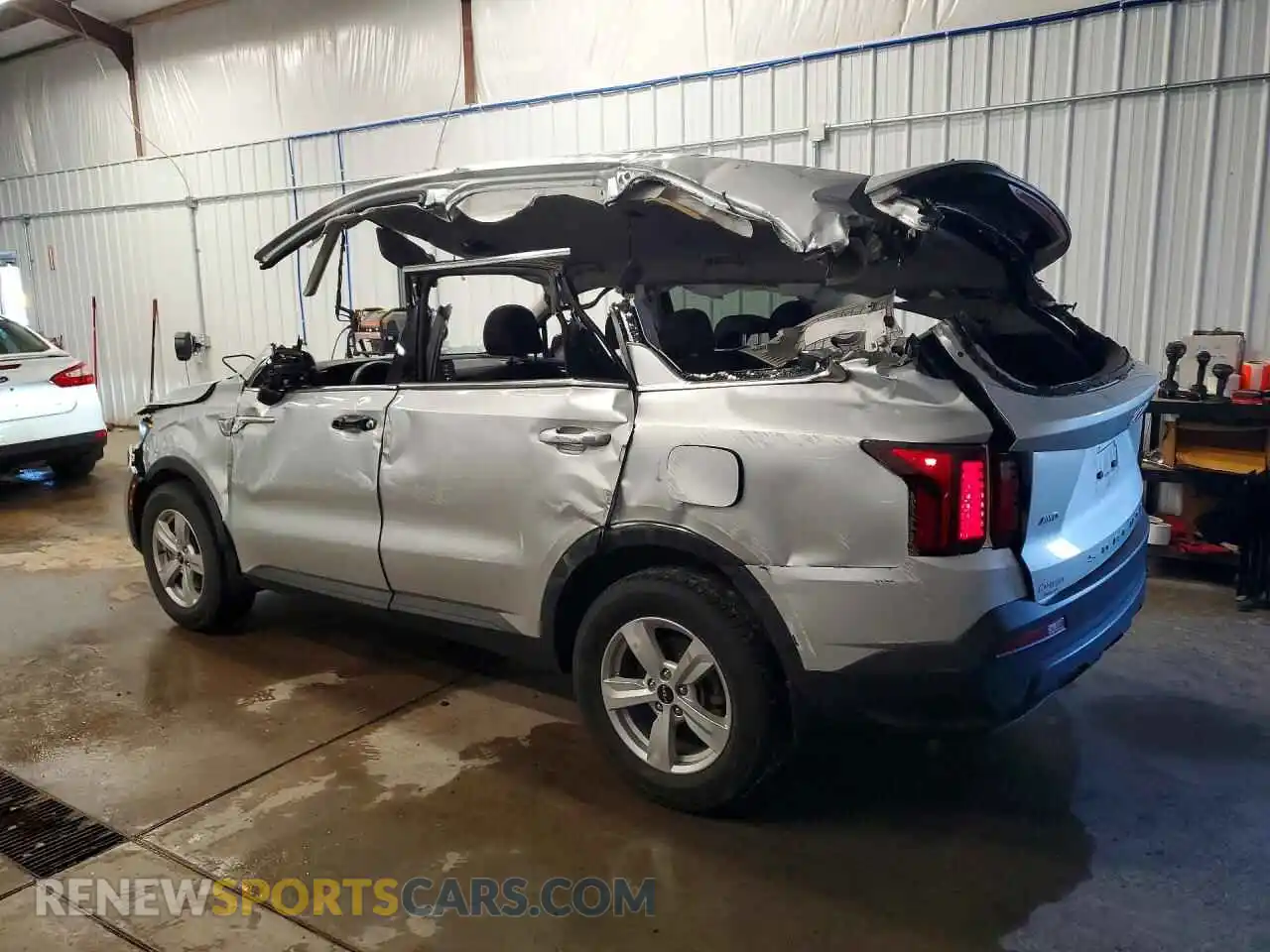 2 Photograph of a damaged car 5XYRGDLC0NG091580 KIA SORENTO 2022