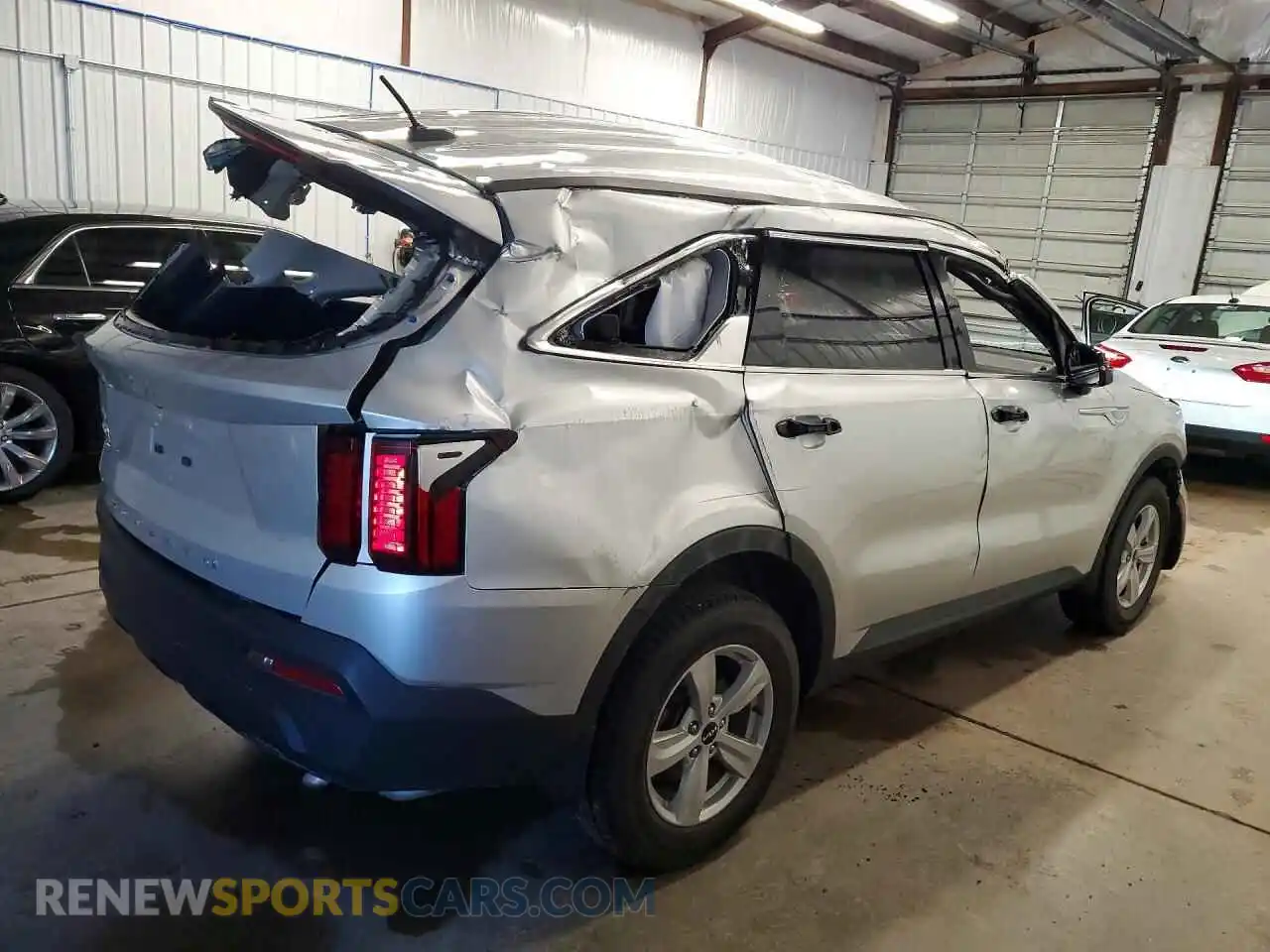 3 Photograph of a damaged car 5XYRGDLC0NG091580 KIA SORENTO 2022