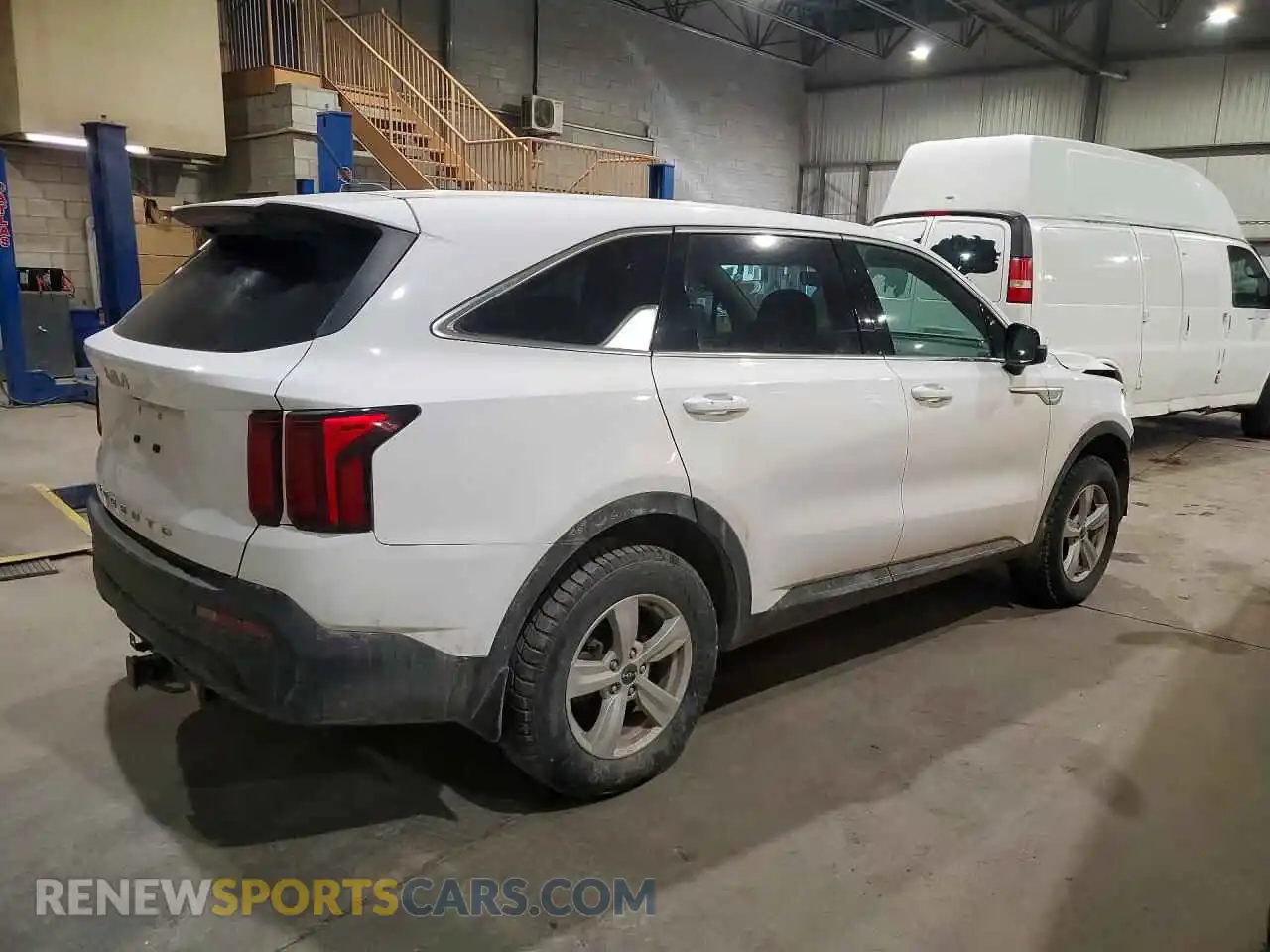 3 Photograph of a damaged car 5XYRGDLC0NG095189 KIA SORENTO 2022