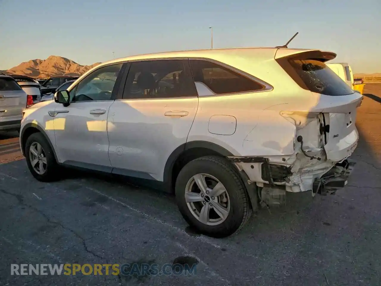 2 Photograph of a damaged car 5XYRGDLC0NG112136 KIA SORENTO 2022