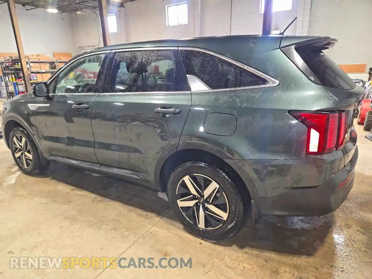 2 Photograph of a damaged car 5XYRGDLC0NG113593 KIA SORENTO 2022