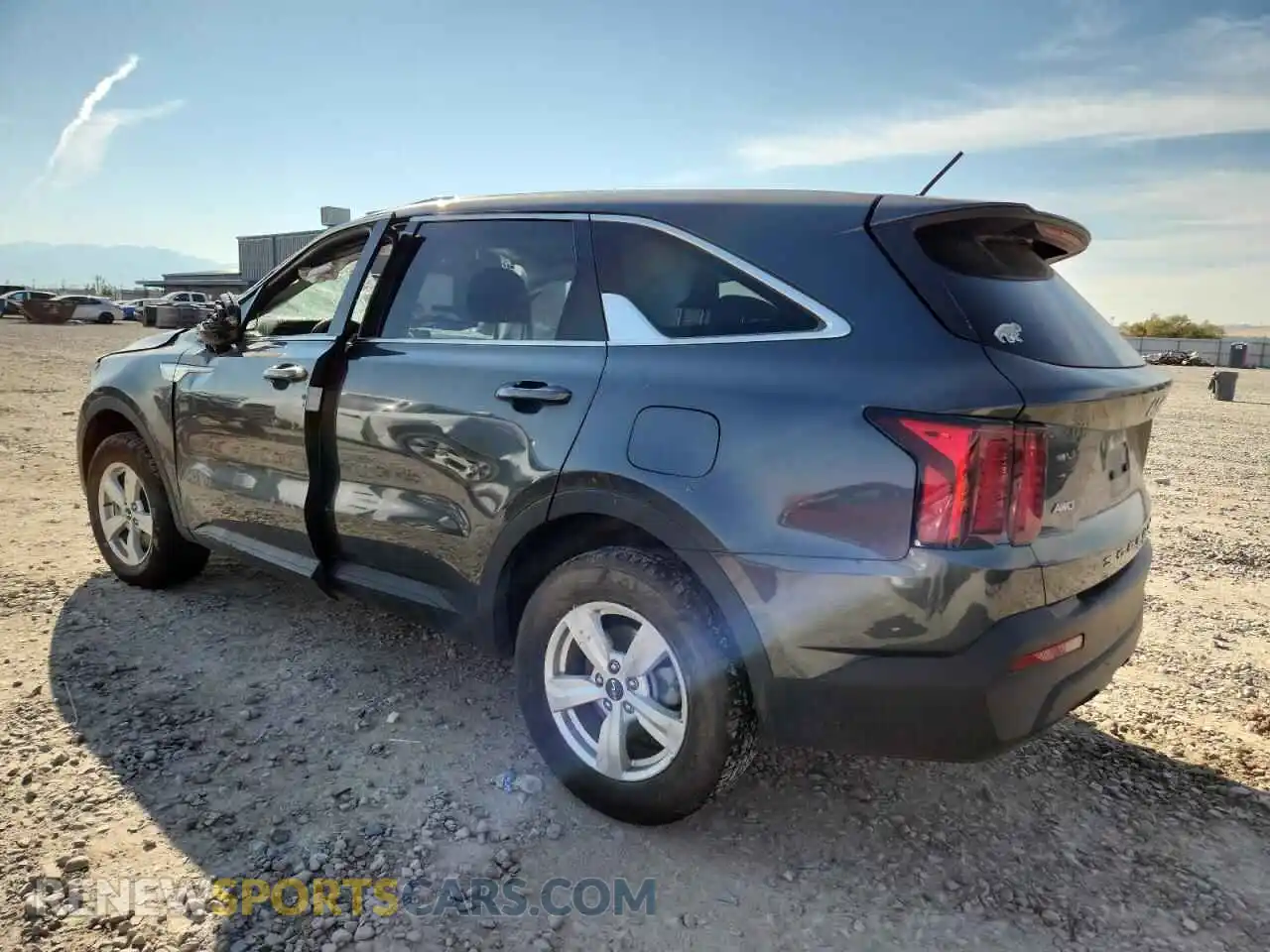 2 Photograph of a damaged car 5XYRGDLC0NG115635 KIA SORENTO 2022
