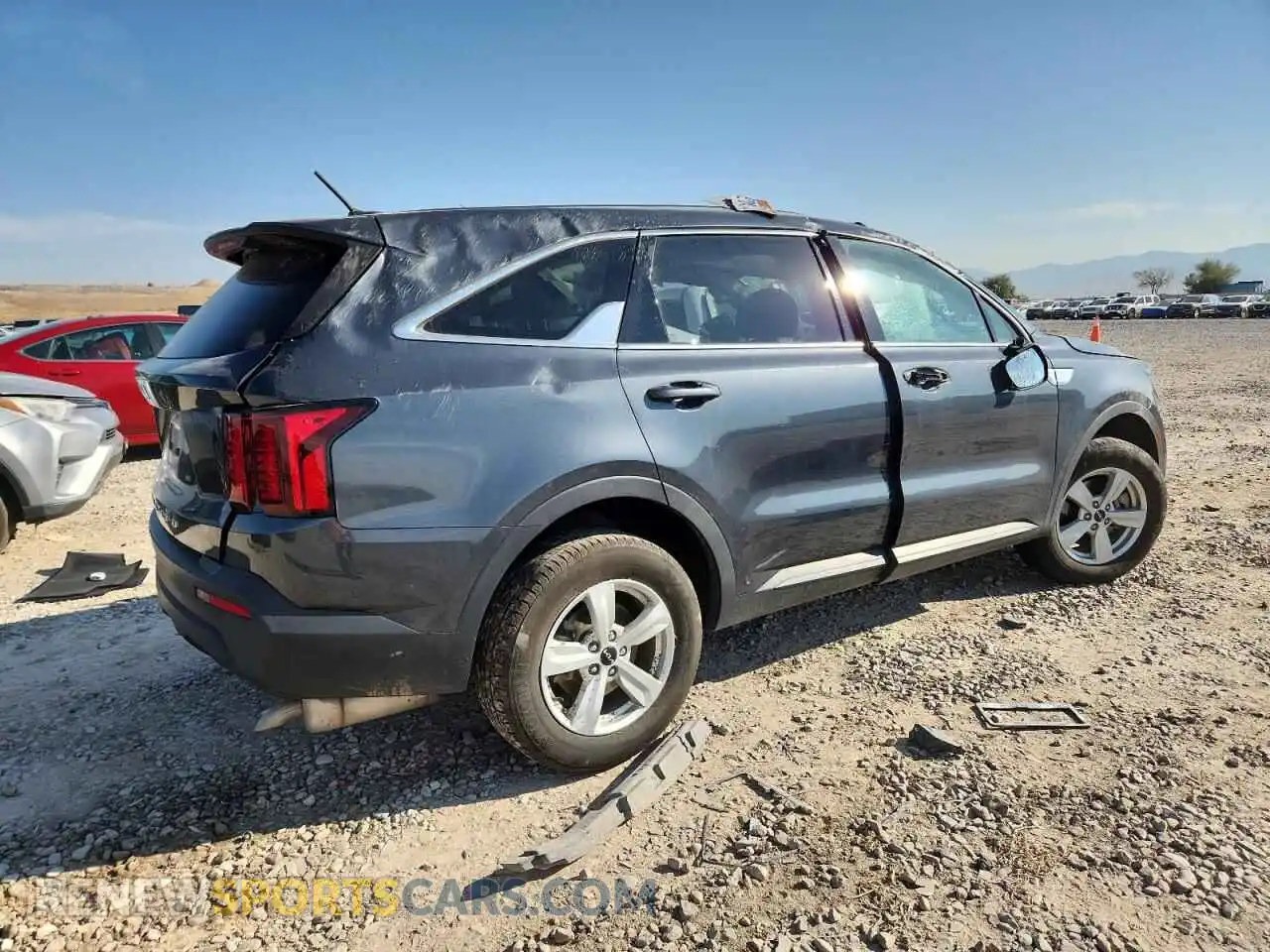 3 Photograph of a damaged car 5XYRGDLC0NG115635 KIA SORENTO 2022