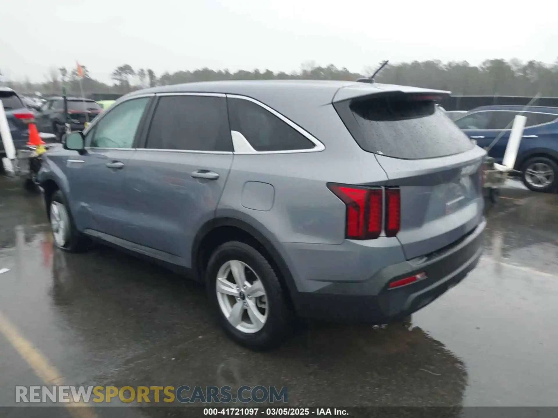 3 Photograph of a damaged car 5XYRGDLC1NG103753 KIA SORENTO 2022