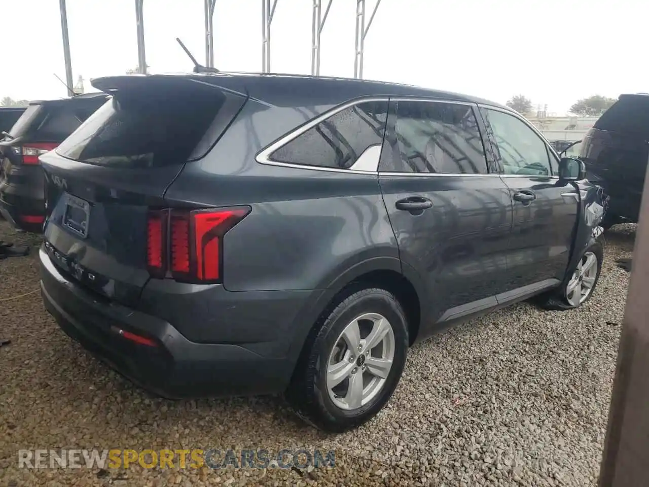 3 Photograph of a damaged car 5XYRGDLC2NG107665 KIA SORENTO 2022