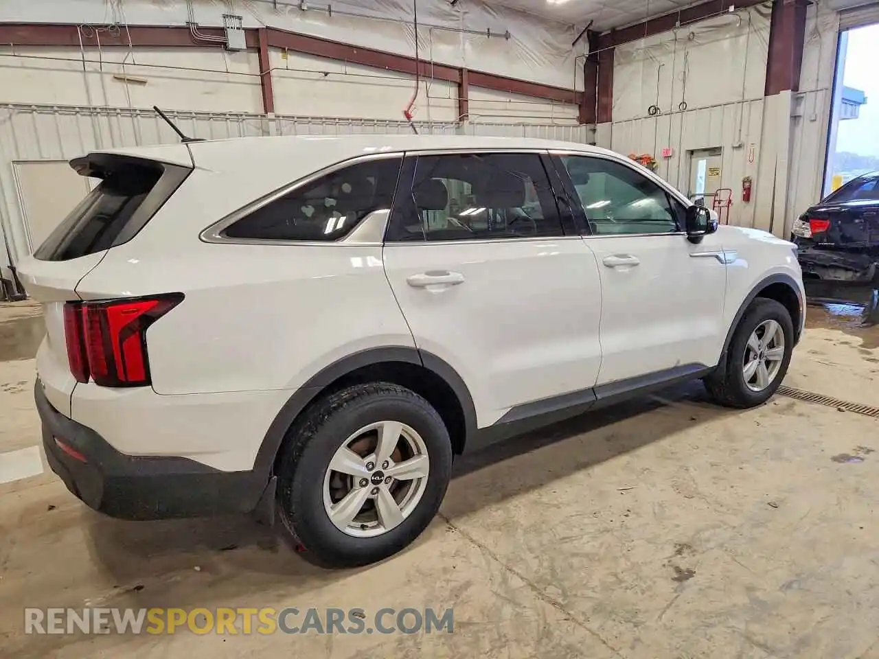 3 Photograph of a damaged car 5XYRGDLC2NG115541 KIA SORENTO 2022