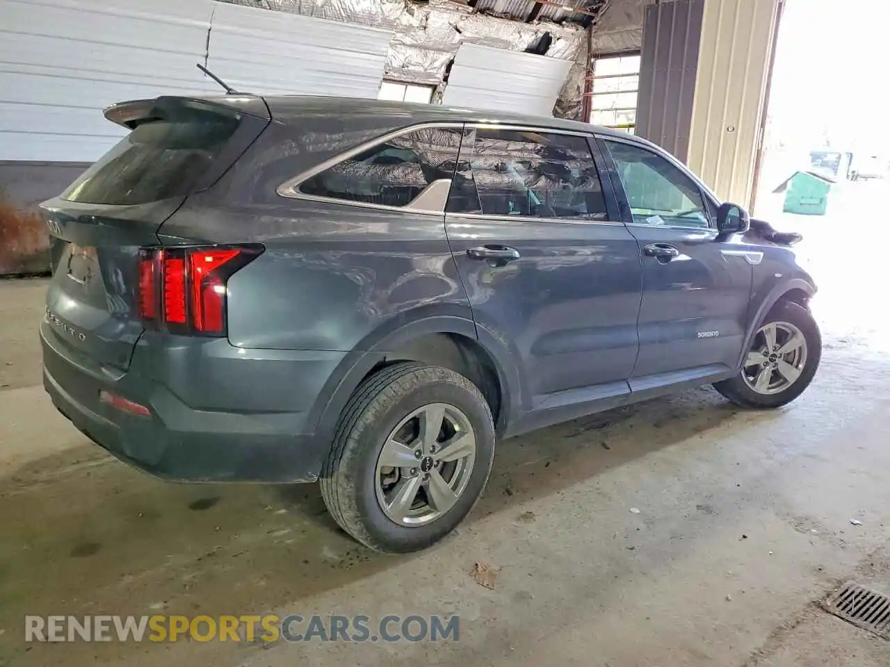 3 Photograph of a damaged car 5XYRGDLC2NG125471 KIA SORENTO 2022