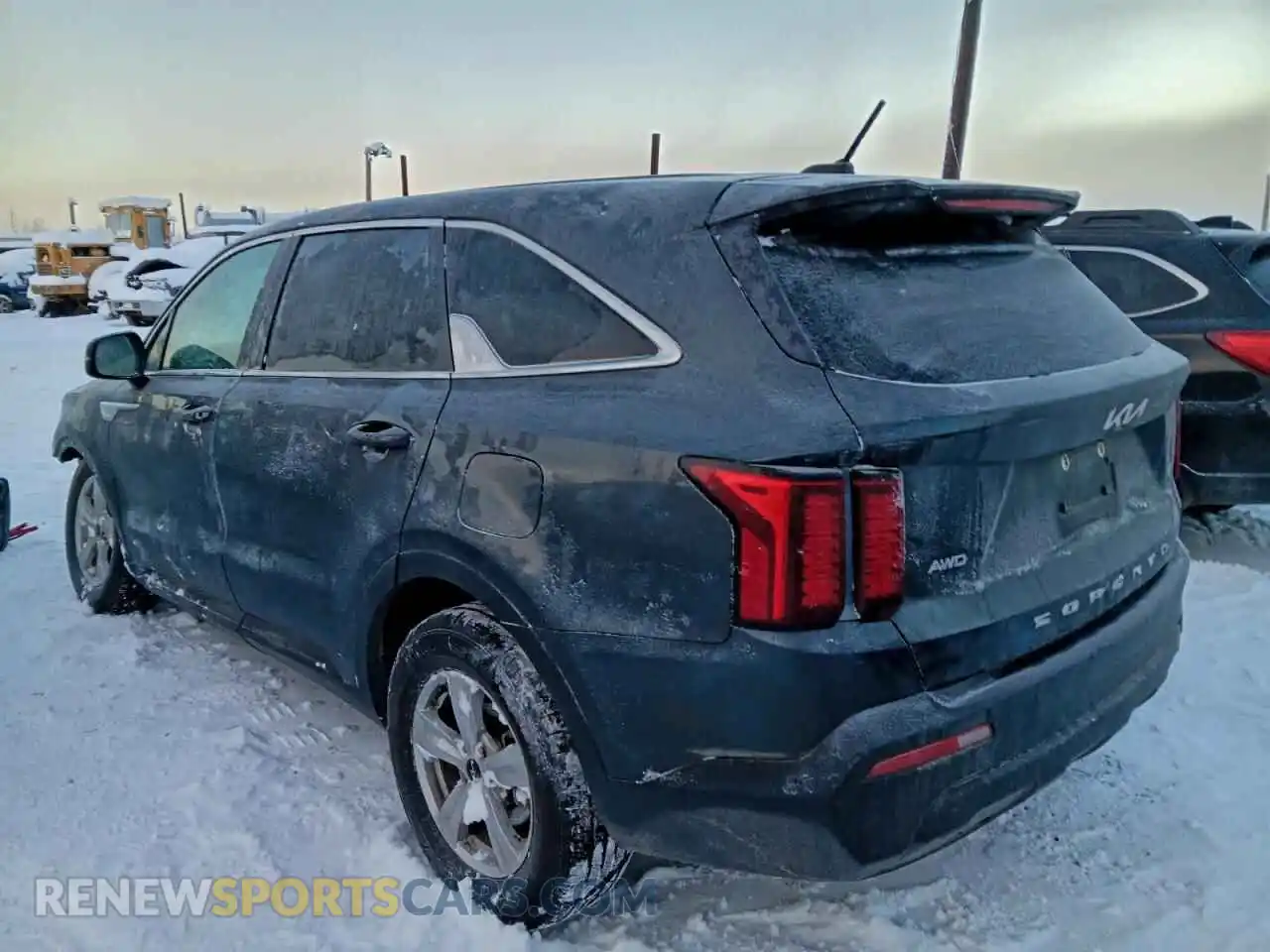 2 Photograph of a damaged car 5XYRGDLC3NG117363 KIA SORENTO 2022