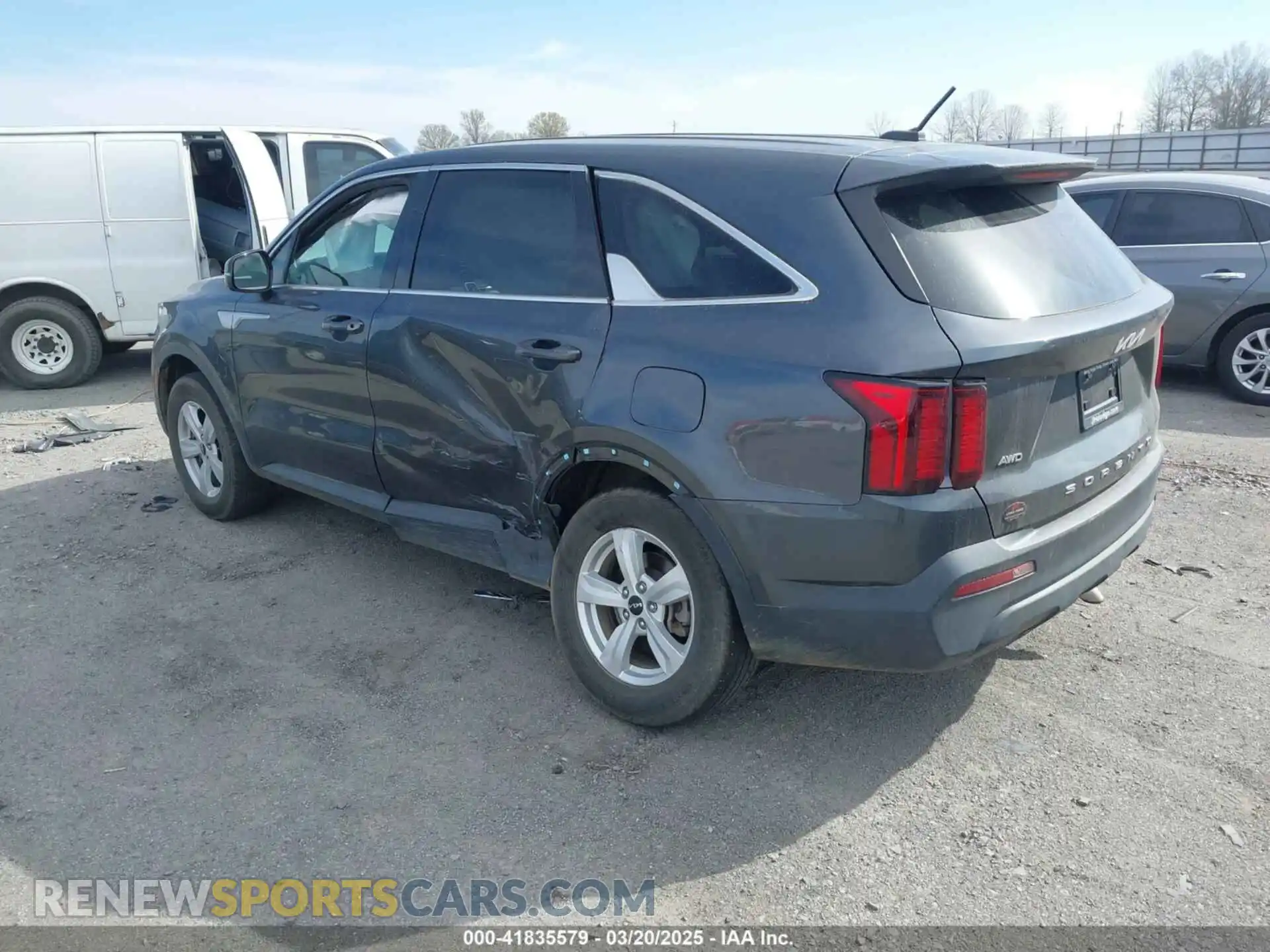 3 Photograph of a damaged car 5XYRGDLC4NG084017 KIA SORENTO 2022