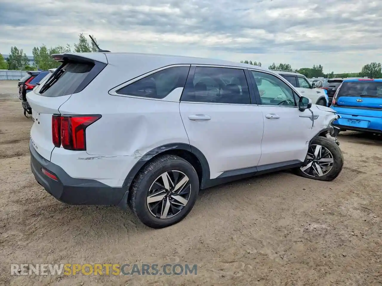 3 Photograph of a damaged car 5XYRGDLC4NG093848 KIA SORENTO 2022