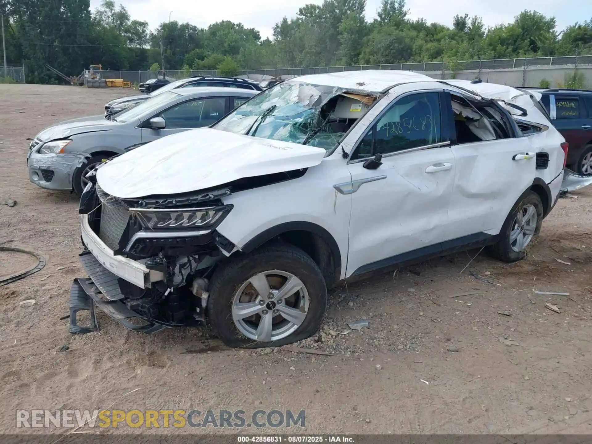2 Photograph of a damaged car 5XYRGDLC4NG115685 KIA SORENTO 2022