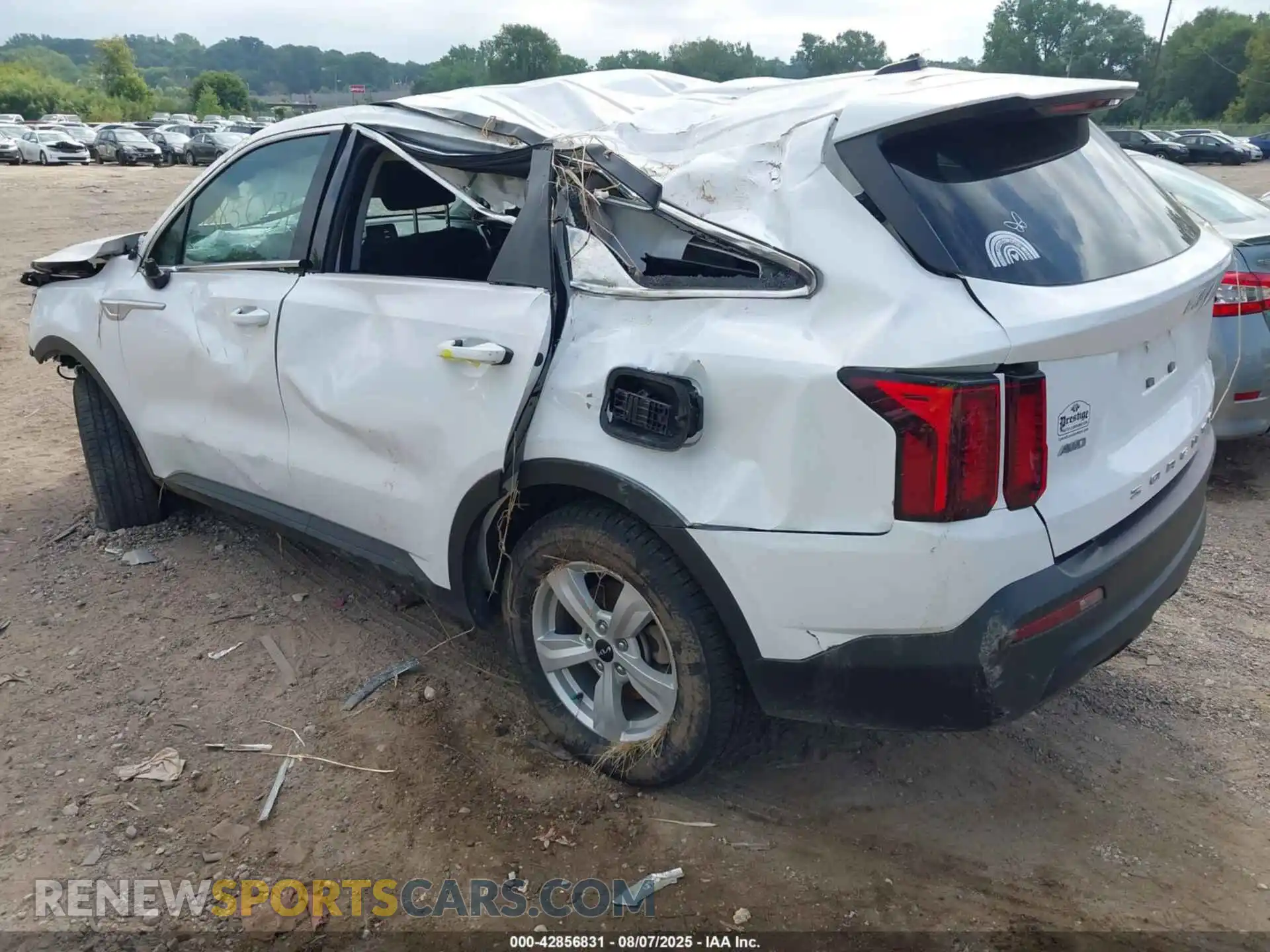 3 Photograph of a damaged car 5XYRGDLC4NG115685 KIA SORENTO 2022