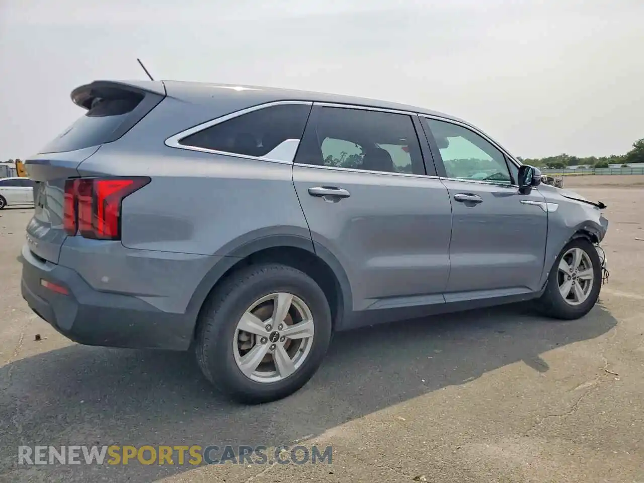 3 Photograph of a damaged car 5XYRGDLC4NG116769 KIA SORENTO 2022
