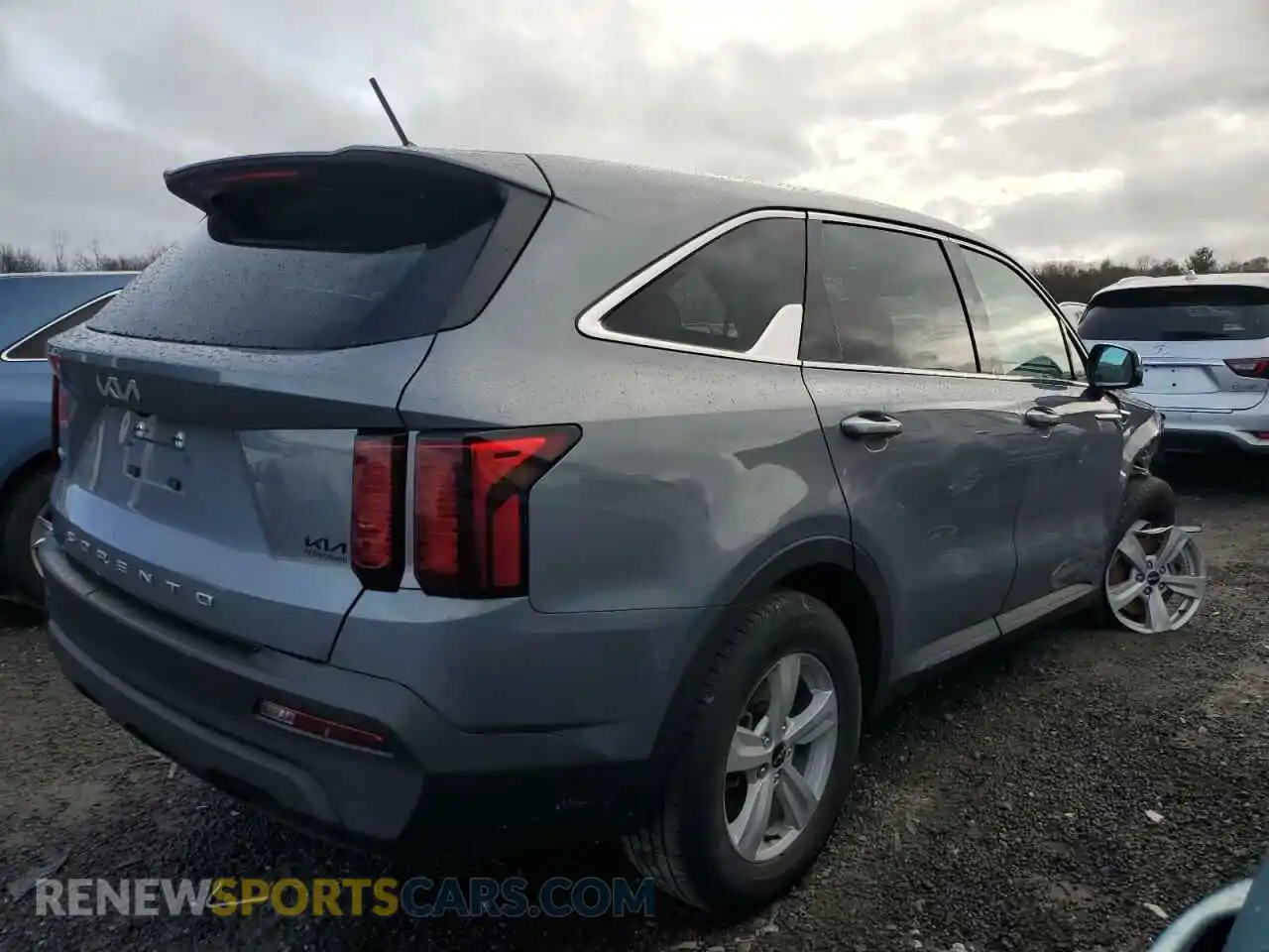 3 Photograph of a damaged car 5XYRGDLC4NG150937 KIA SORENTO 2022