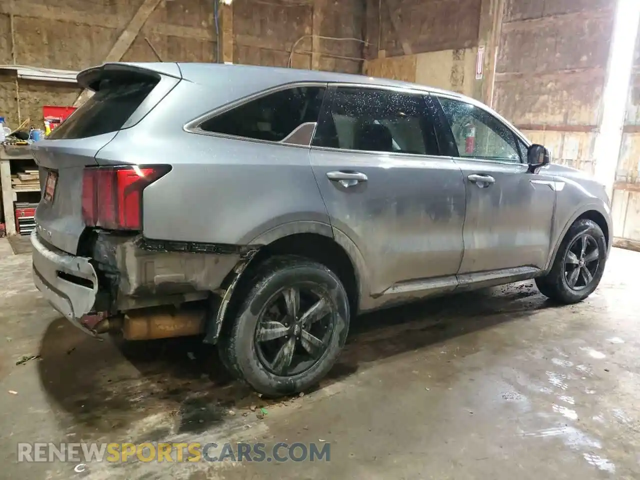 3 Photograph of a damaged car 5XYRGDLC5NG105960 KIA SORENTO 2022