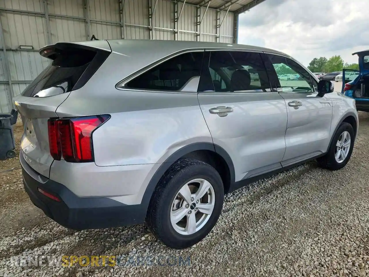 3 Photograph of a damaged car 5XYRGDLC5NG108325 KIA SORENTO 2022