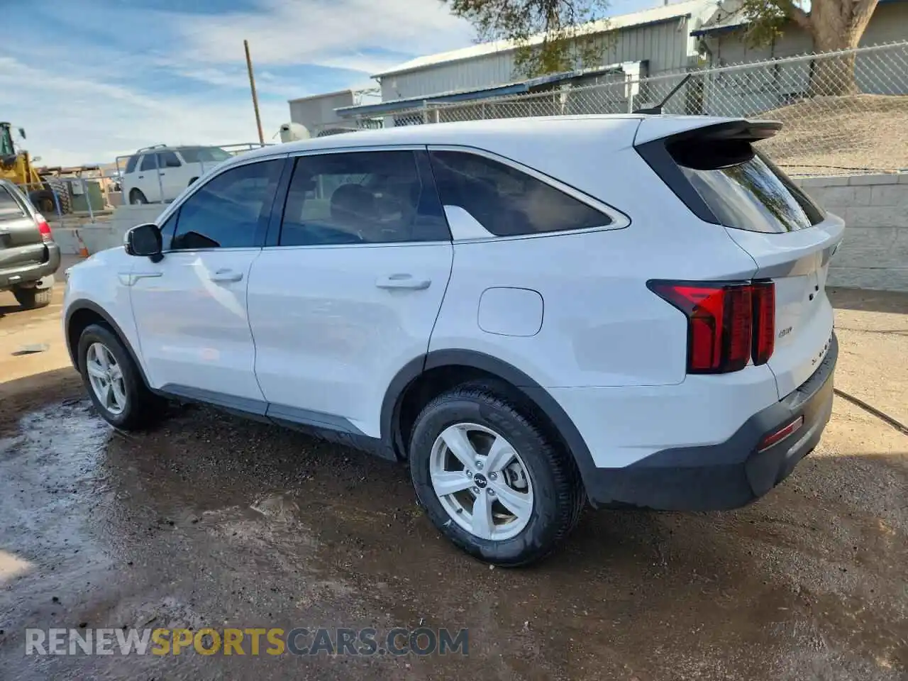2 Photograph of a damaged car 5XYRGDLC5NG110561 KIA SORENTO 2022