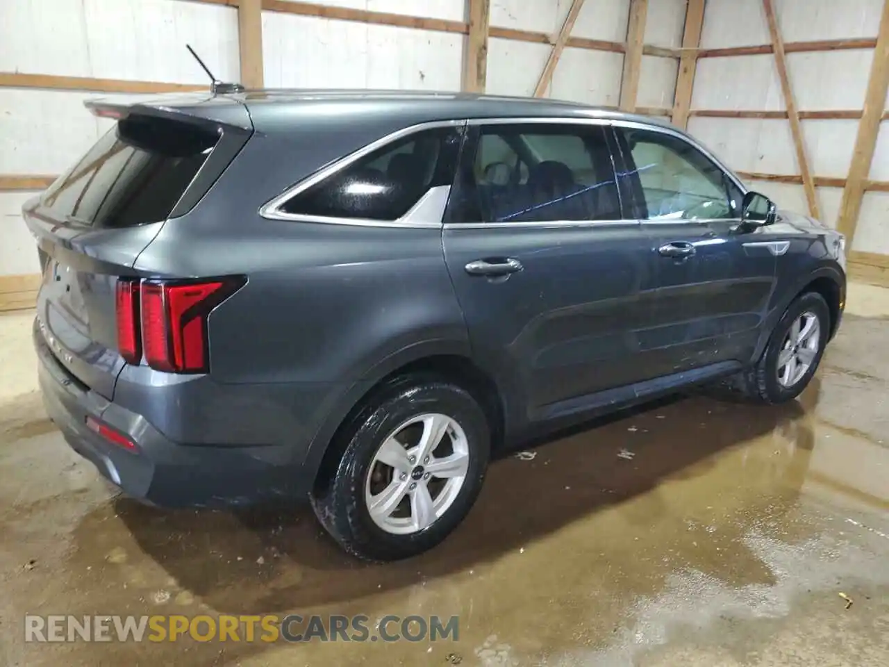 3 Photograph of a damaged car 5XYRGDLC6NG100458 KIA SORENTO 2022
