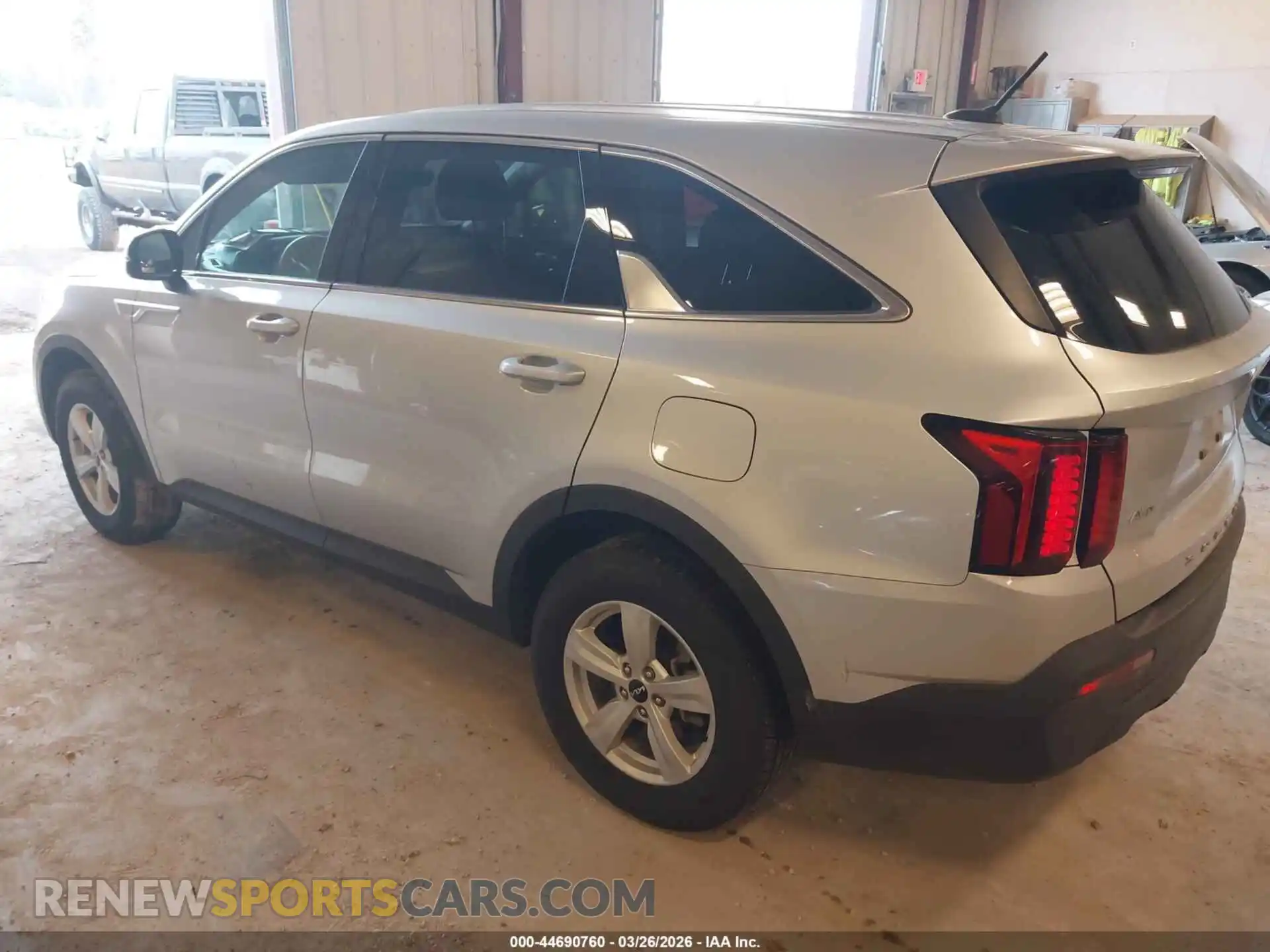 3 Photograph of a damaged car 5XYRGDLC8NG084098 KIA SORENTO 2022
