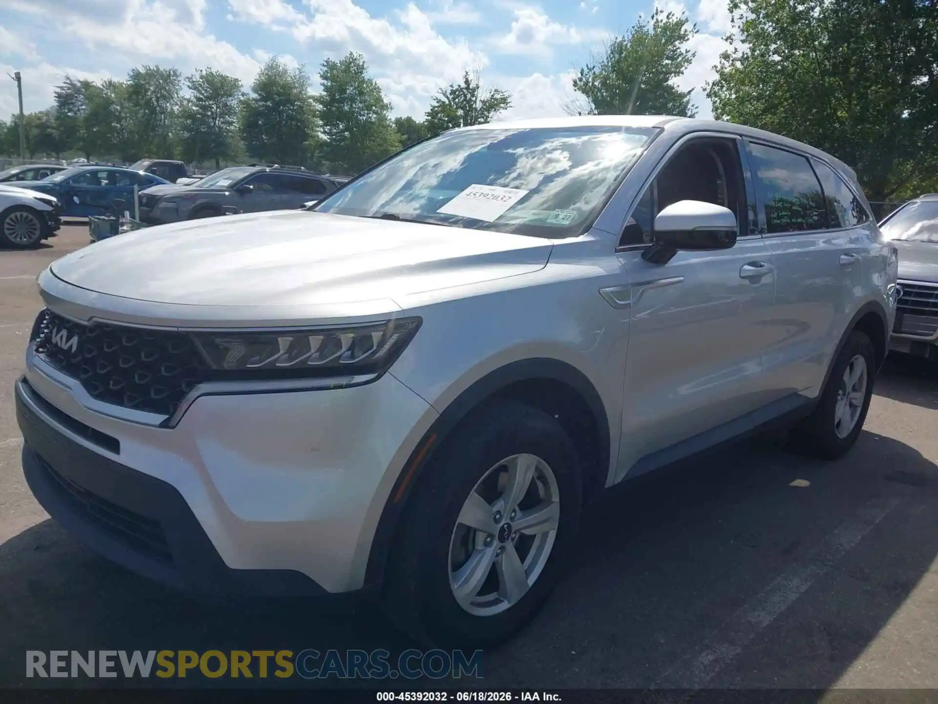 2 Photograph of a damaged car 5XYRGDLC8NG105936 KIA SORENTO 2022