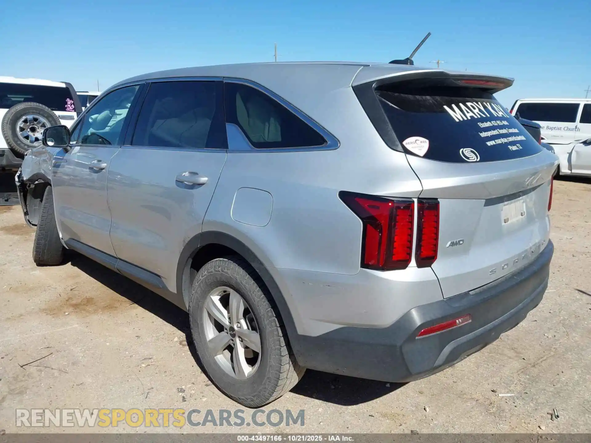 3 Photograph of a damaged car 5XYRGDLCXNG097676 KIA SORENTO 2022