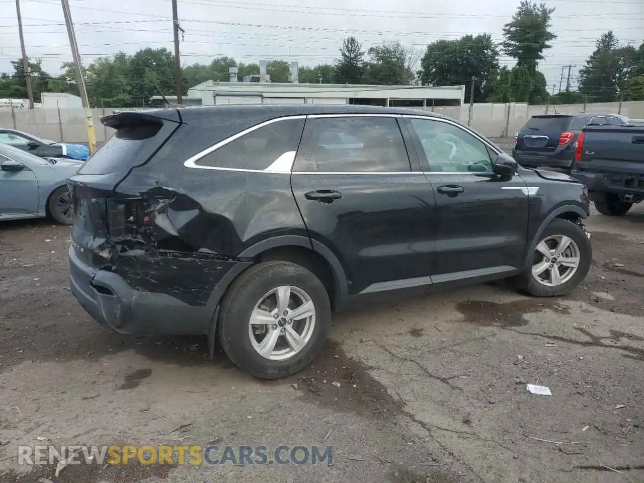 3 Photograph of a damaged car 5XYRGDLCXNG113908 KIA SORENTO 2022