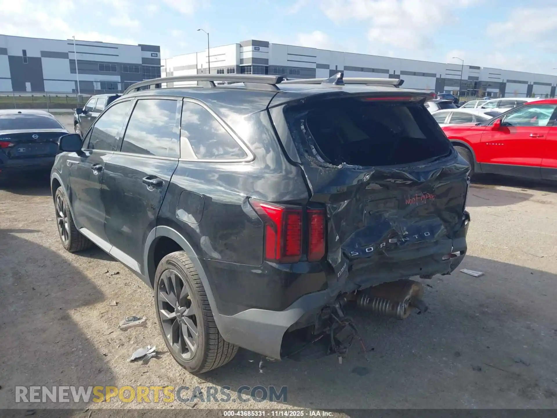 3 Photograph of a damaged car 5XYRHDLF9NG077409 KIA SORENTO 2022